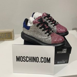 10/10 Love Moschino Sneakers !
